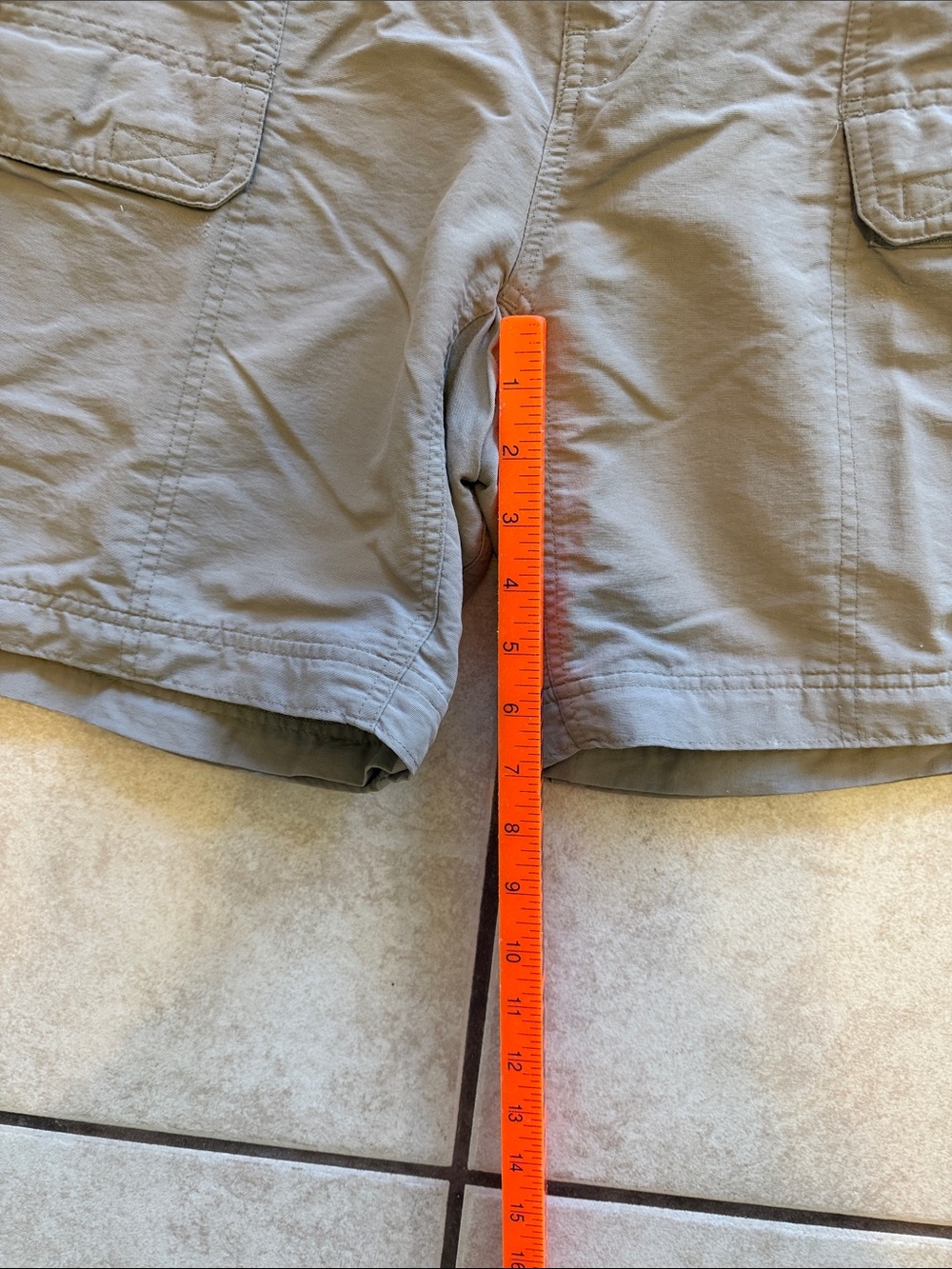 The North Face Olive Green Men's Cargo Shorts with Integrated Belt - Picture 6 of 8